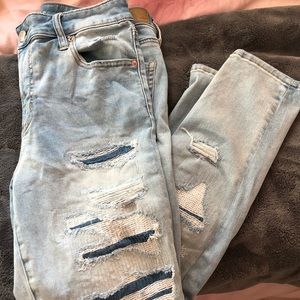 Light Wash American Eagle Jeans